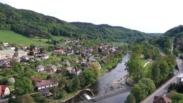 Řeka Jizera na Malé Skále. Datum: 01.05.2018.