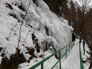 Nádherný ledopád, který se za příznivých zimních podmínek tvoří na Riegrově stezce. Datum: 11.02.2017.